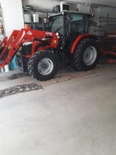 Carica l&#39;immagine nel visualizzatore di Gallery, Massey Ferguson 5711 M Dyna 4